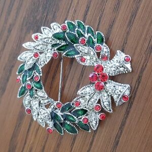 VTG Christmas Pin I